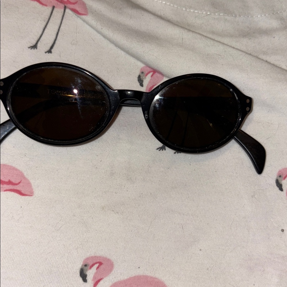 CLEARING OUT! DONATE SALE! Tommy Hilfiger vintage Oval (rounded) Sunglasses